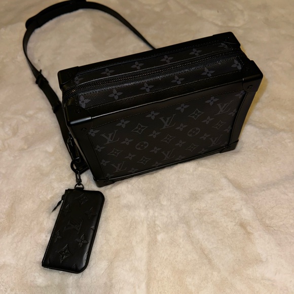 Louis Vuitton black monogram soft trunk - Picture 4 of 7